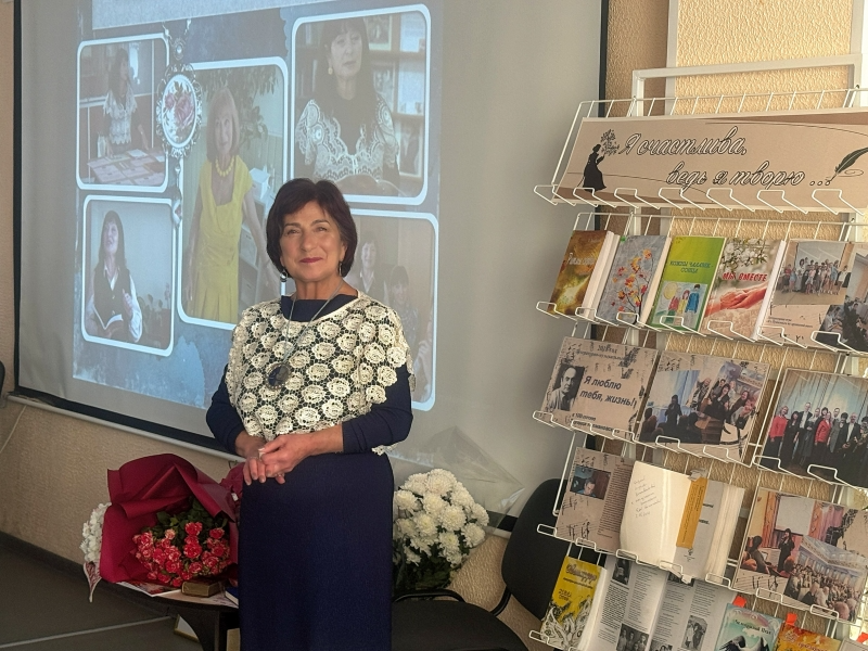 В Год белорусской женщины Могилев чествует поэтессу Наталью Кожевникову