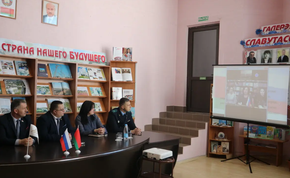 В-Дрибине-состоялся-открытый-диалог-посвященный-Дню-единения-народов-Беларуси-и-России-dribin-by (3) — копия.png