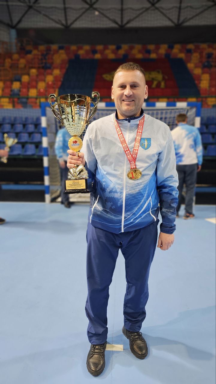 Певец 2.jpeg Певец 2.jpeg