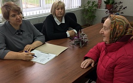 Совместный прием граждан нотариусом и начальником отдела ЗАГС Глусского райисполкома в Калатичском сельисполкоме