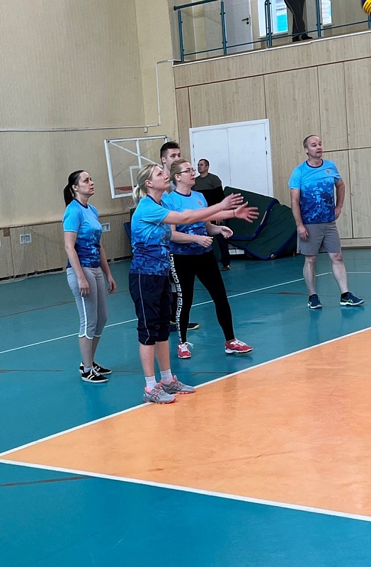 Столичные нотариусы показали свои спортивные навыки на I-ом турнире по волейболу