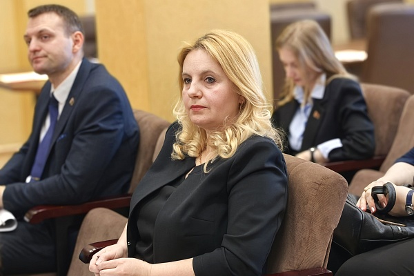Председатель Гомельской областной нотариальной палаты приняла участие в работе круглого стола.