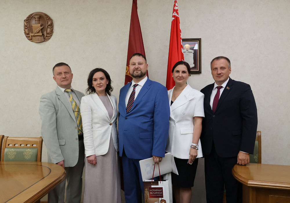 В члены БНП приняли трёх новых нотариусов