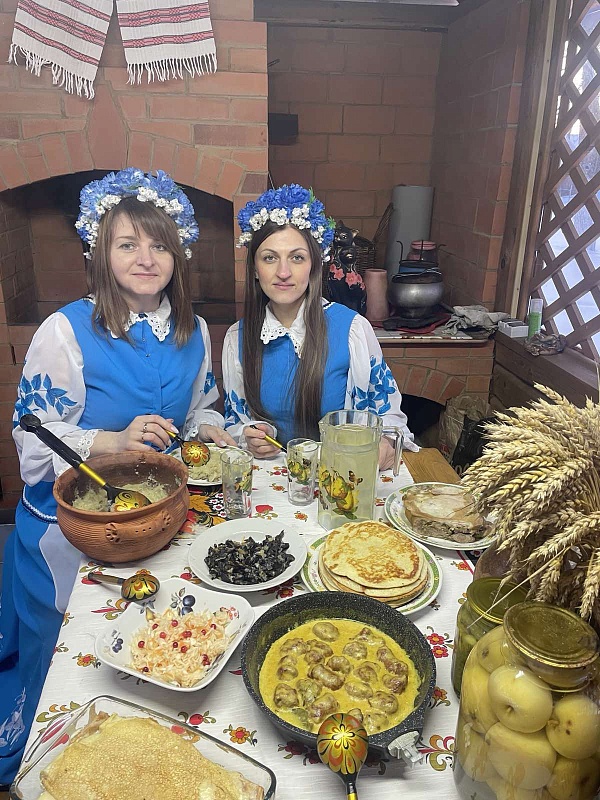 Пра смак Радзімы: як дзяўчаты з Гомельскай натарыяльнай акругі падтрымалі беларускае!