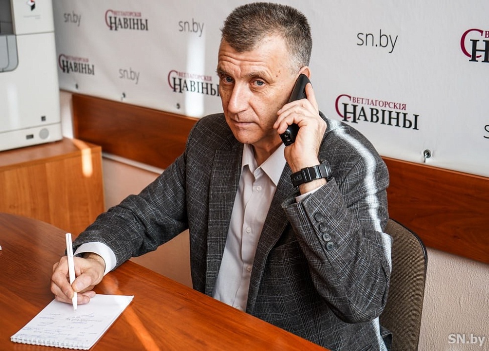 На вопросы светлогорцев отвечал заведующий нотариальной конторой