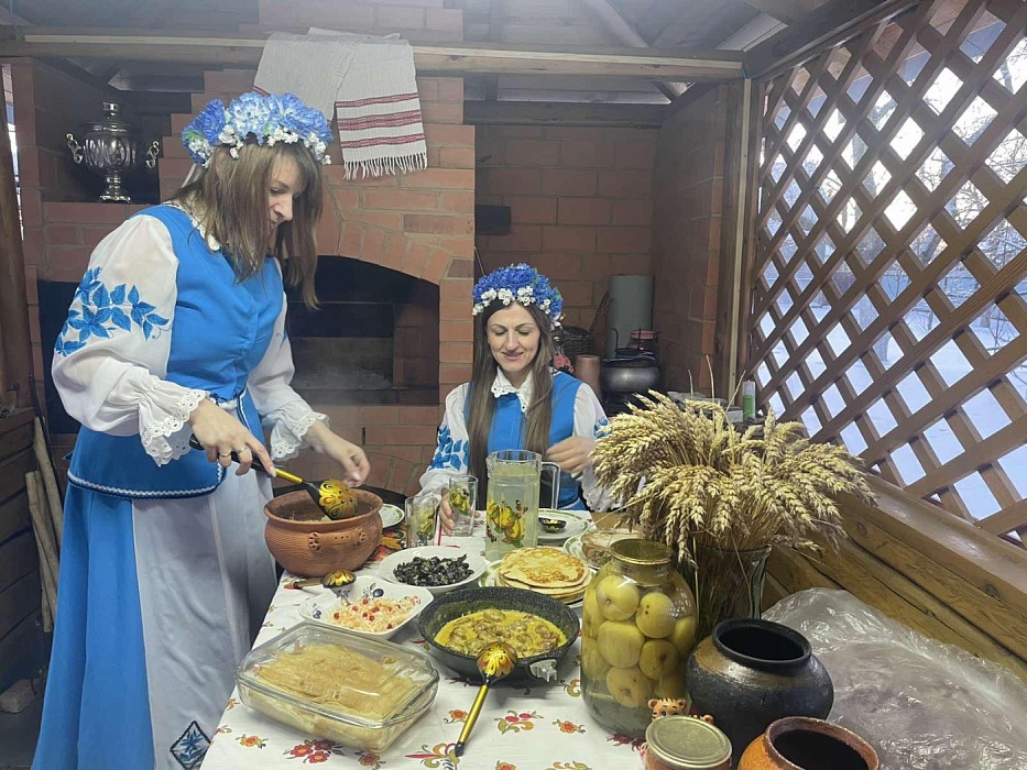 Пра смак Радзімы: як дзяўчаты з Гомельскай натарыяльнай акругі падтрымалі беларускае!