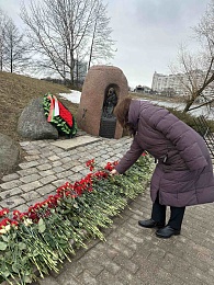 Коллектив Минской областной нотариальной палаты почтил память воинов-интернационалистов