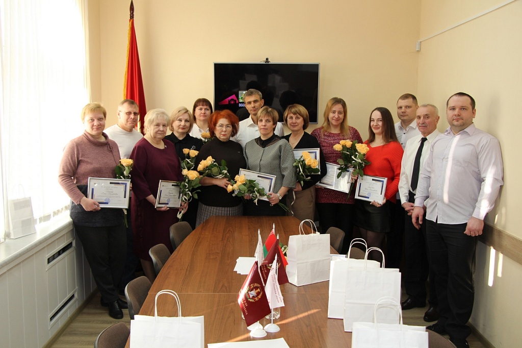 С Международным женским днём