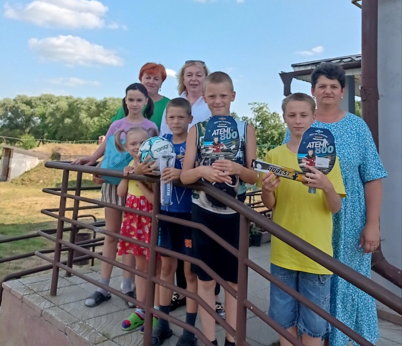 Подарки Могилёвской областной нотариальной палаты доставили радость детям детского дома семейного типа