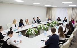 Изменения Конституции обсудила молодёжь