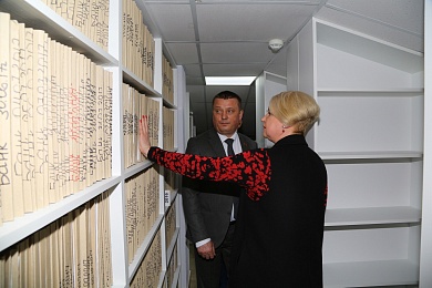 Министр юстиции Сергей Хоменко посетил нотариальные архивы Минска и Минской области
