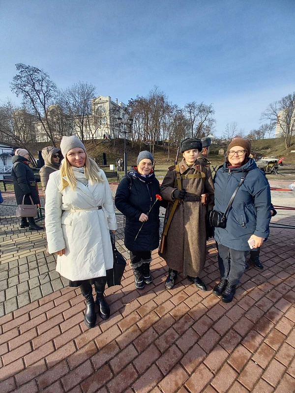 О великом подвиге поистине несгибаемого народа...