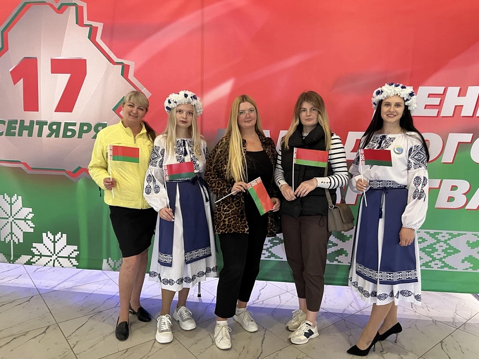 В единстве народа — сила страны!  