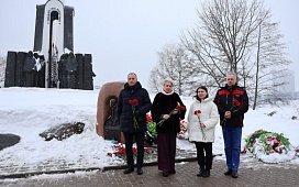 Память на века