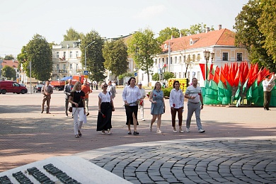 Возложение цветов в День города