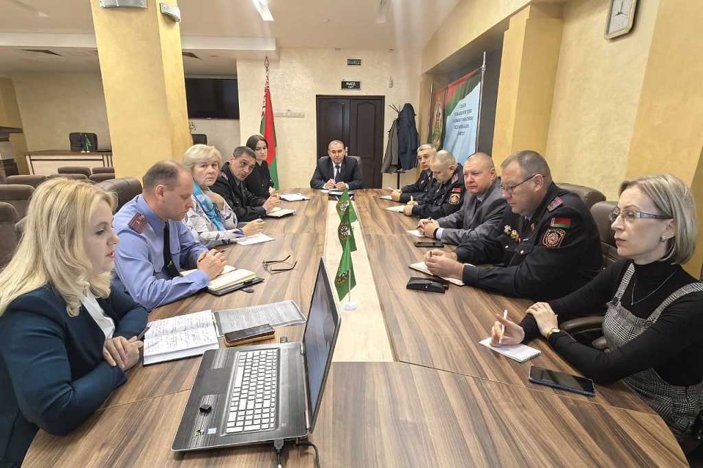 В Главном управлении юстиции Гомельского облисполкома состоялась рабочая встреча с представителями УВД Гомельского облисполкома