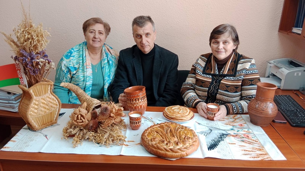 Як натарыусы Светлагоршчыны спрабавалі адрадзіць стравы продкаў: гісторыя тоўстых бліноў і яблычнага пірага