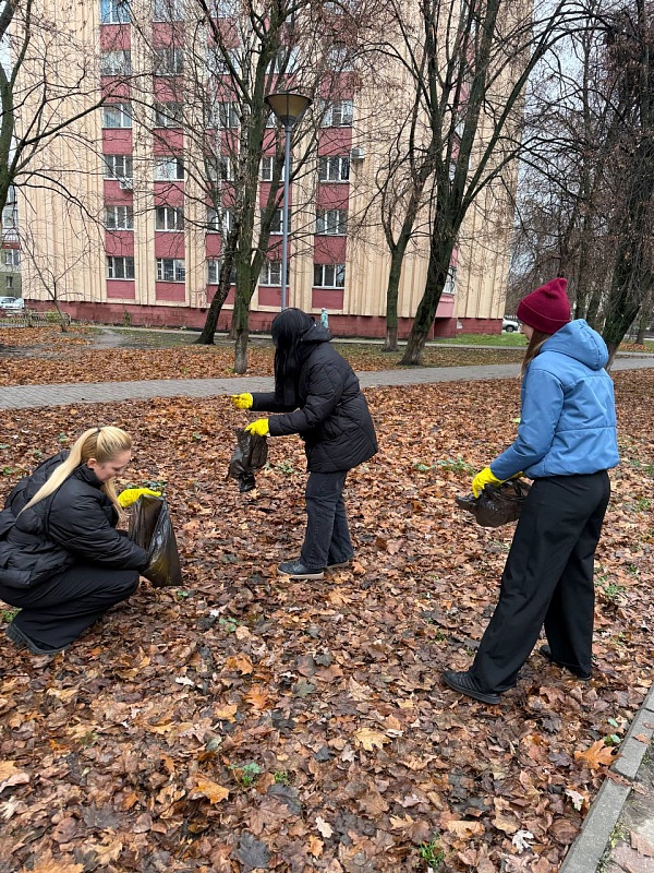Нотариусы и работники нотариальных контор Гомельского нотариального округа приняли участие в акции нотариата "Приумножим красоту родного края"