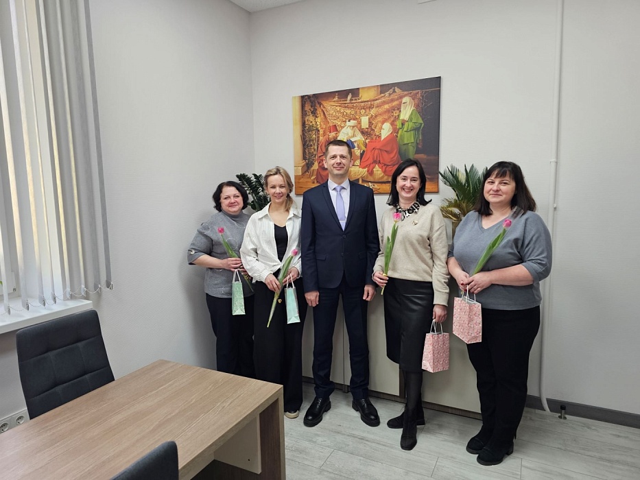 Поздравляем с 8 Марта!