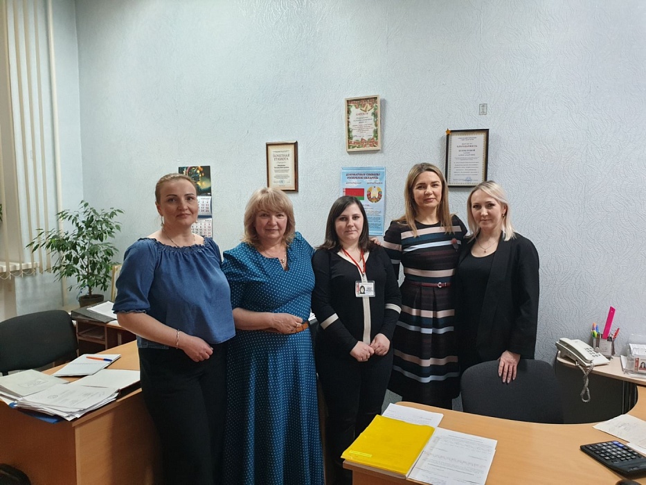 Разъяснение положений Конституции в трудовых коллективах