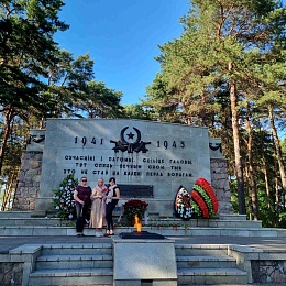 Нотариусы посетили мемориальный комплекс "Шталаг-352"
