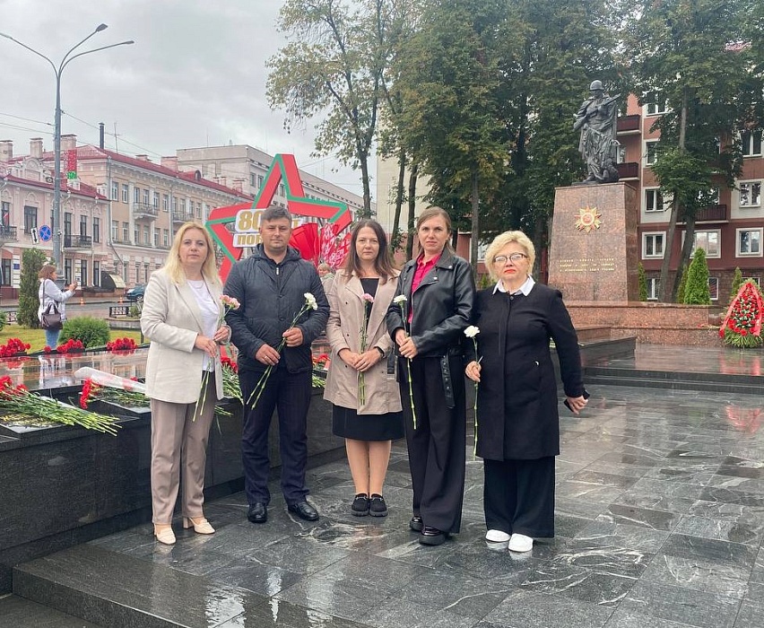 В знак памяти и единства