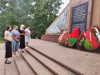 Посещение места массового захоронения в урочище Уручье