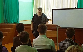 Нотариус Гомельского нотариального округа Елена Волохина познакомила школьников с профессией нотариуса