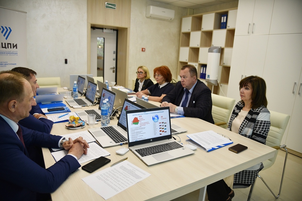 Председатель Витебской областной нотариальной палаты приняла участие в круглом столе, посвященном вопросам взаимодействия местных органов власти с НЦПИ Республики Беларусь