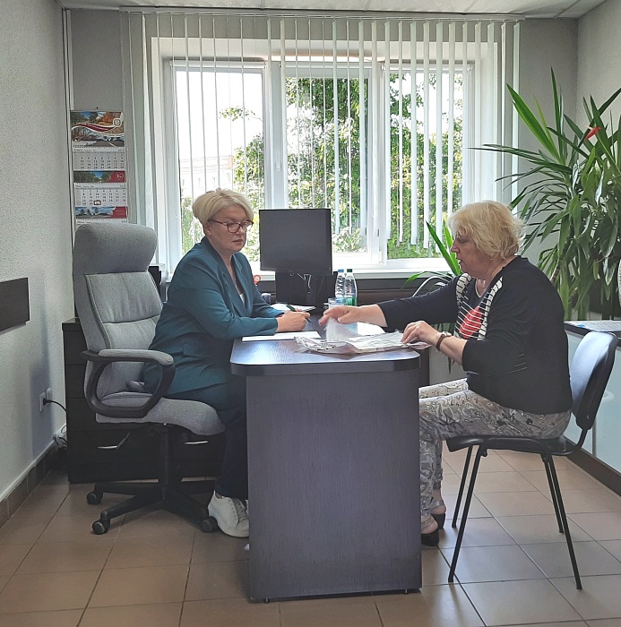 Председатель ТНП Минской области провела выездной прием граждан и ознакомилась с условиями  работы нотариальной конторы Слуцкого района