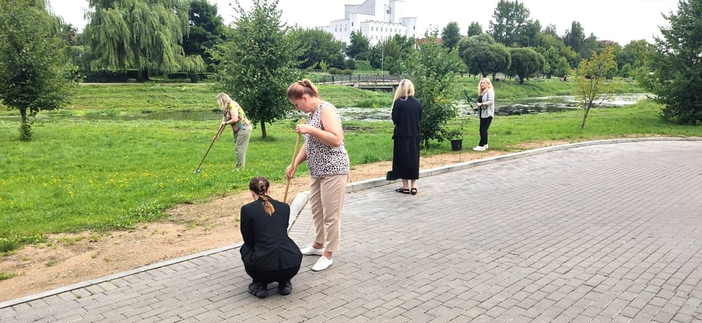 Благоустройство на набережной реки Случь в Слуцке