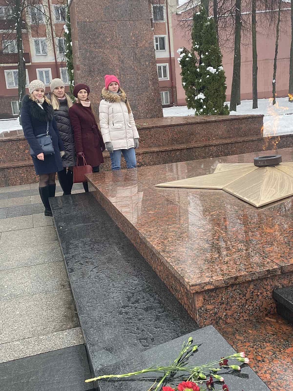 Шкала «нотариальных» духовных ценностей в день освобождения родного города