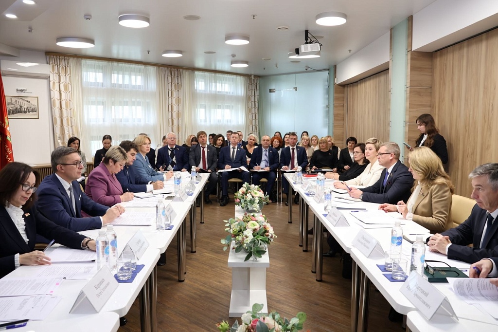 В многофункциональном центре БНП обсудили новации по проекту закона «Об изменении законов по вопросам нотариальной деятельности»