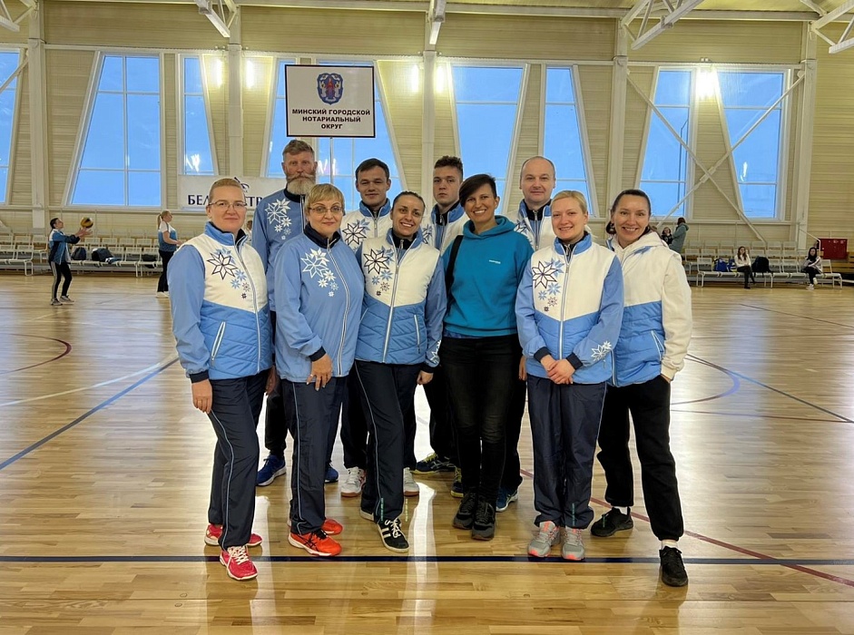 Столичные нотариусы показали свои спортивные навыки на I-ом турнире по волейболу