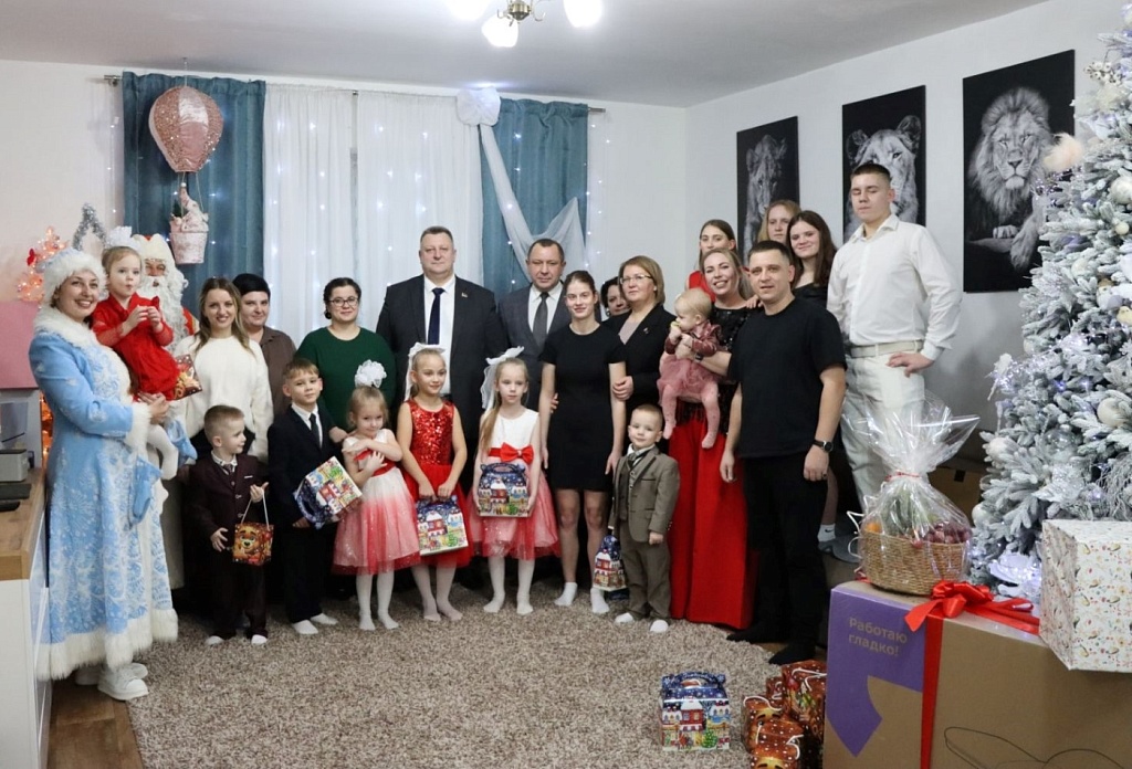 Поздравление детей в преддверии Нового года