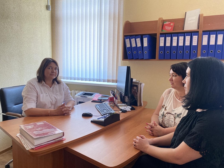 Рабочие визиты руководителя продолжаются