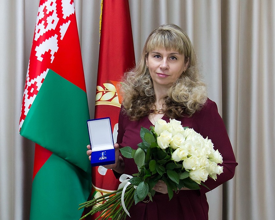 Удостоена нагрудного знака БНП