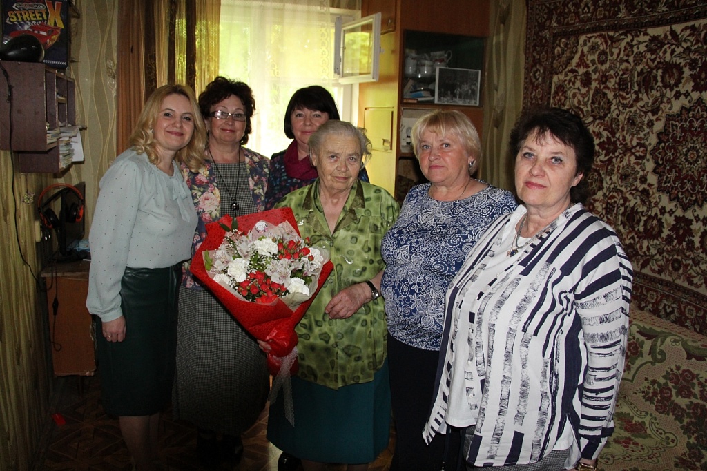 Свой 90-летний юбилей отпраздновала ветеран нотариата Лапицкая Мария Федоровна