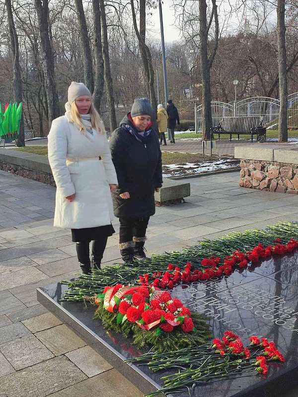 О великом подвиге поистине несгибаемого народа...