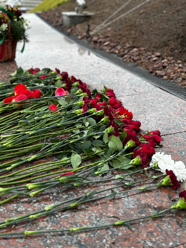 Армии Советской, Армии-освободительнице — слава!