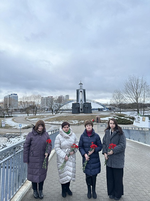 Коллектив Минской областной нотариальной палаты почтил память воинов-интернационалистов