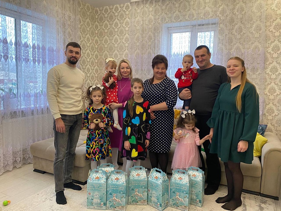 Атмосфера добра и блеска счастья в детских глазах