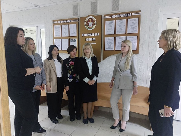 Наталья Борисенко провела выездной личный прием и посетила нотариальные конторы Минской и Гродненской областей