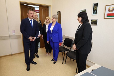 Министр юстиции посетил Первую Брестскую нотариальную контору
