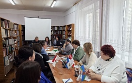 Встреча нотариуса с работниками библиотеки Кировского района