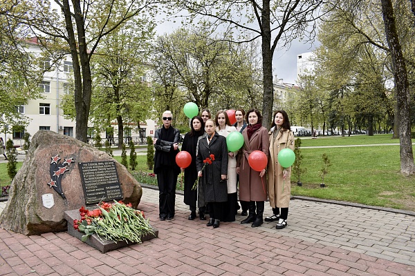 Память нашу не стереть с годами