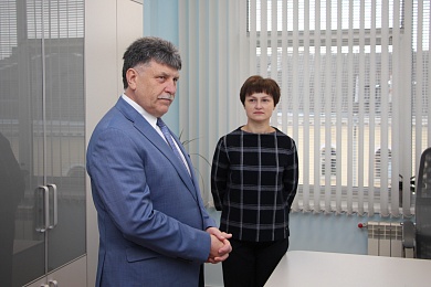 Министр юстиции Сергей Хоменко посетил новое помещение нотариальной конторы в Минске
