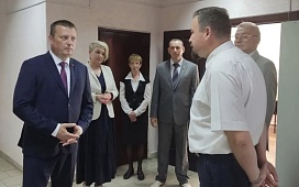 Министр юстиции посетил нотариальную контору Логойского района