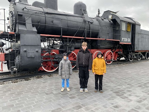 Армии Советской, Армии-освободительнице — слава!