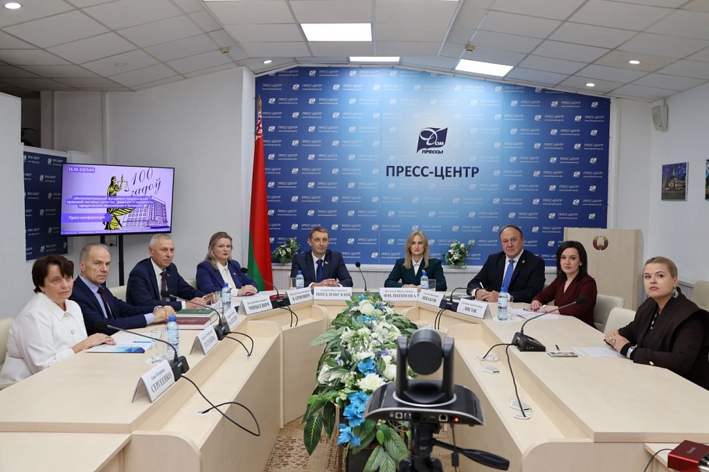 Татьяна Лисок: более четверти всех нотариусов Беларуси являются выпускниками юридического факультета БГУ 